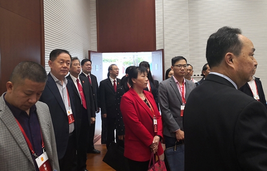 全國(guó)人大代表、方大集團(tuán)董事長(zhǎng)熊建明參加最高人民法院第一巡回法庭視察調(diào)研座談